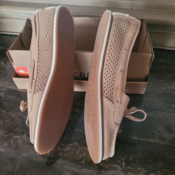 Sperry woman shoes size 9, buff color, new - Picture 3 of 7